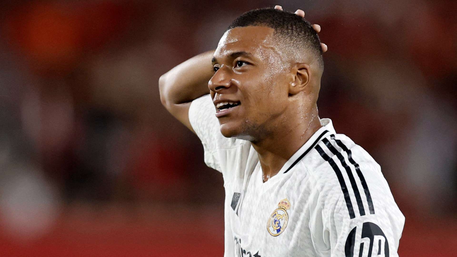勒斯走出了